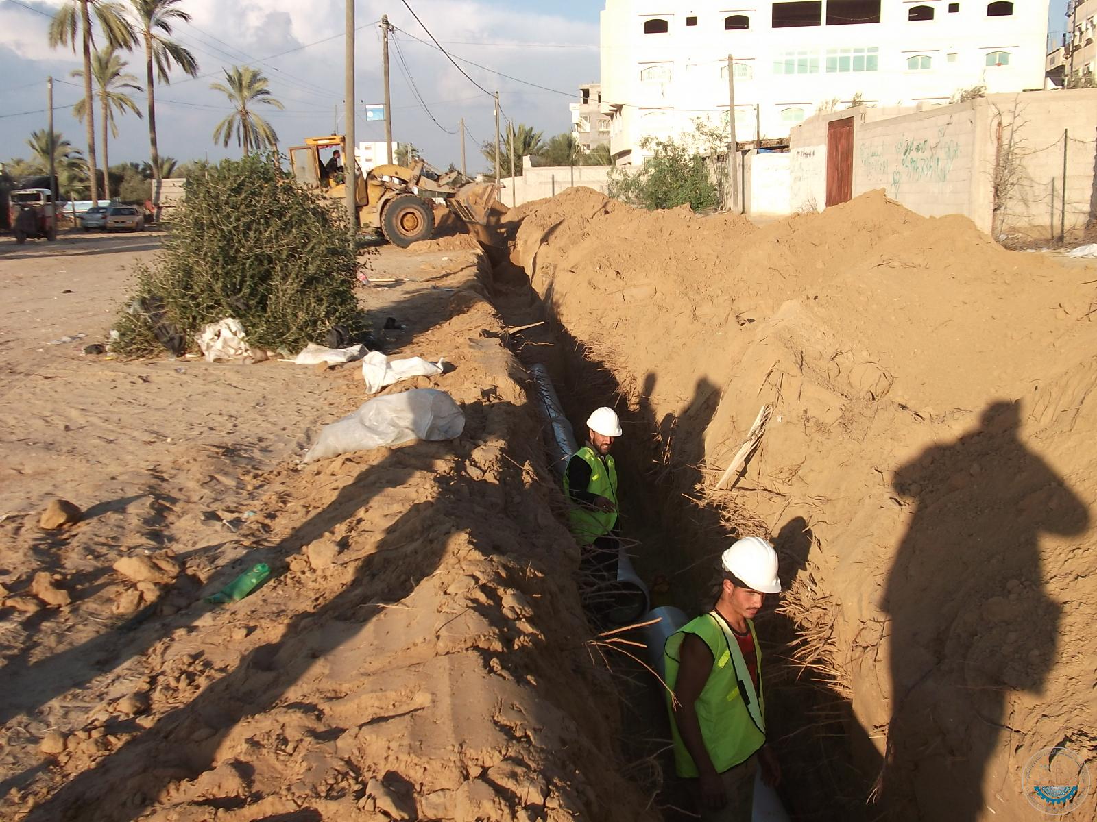 إنشاء خط ناقل ووصلات لخزان المغراقة ودير البلح